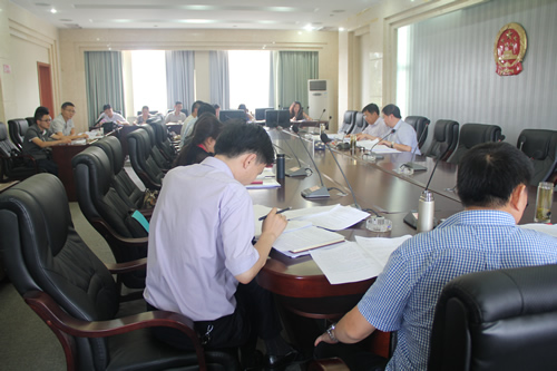 政府領(lǐng)導、企業(yè)代表參加了崇禮新城投資合作協(xié)議討論會(圖2)